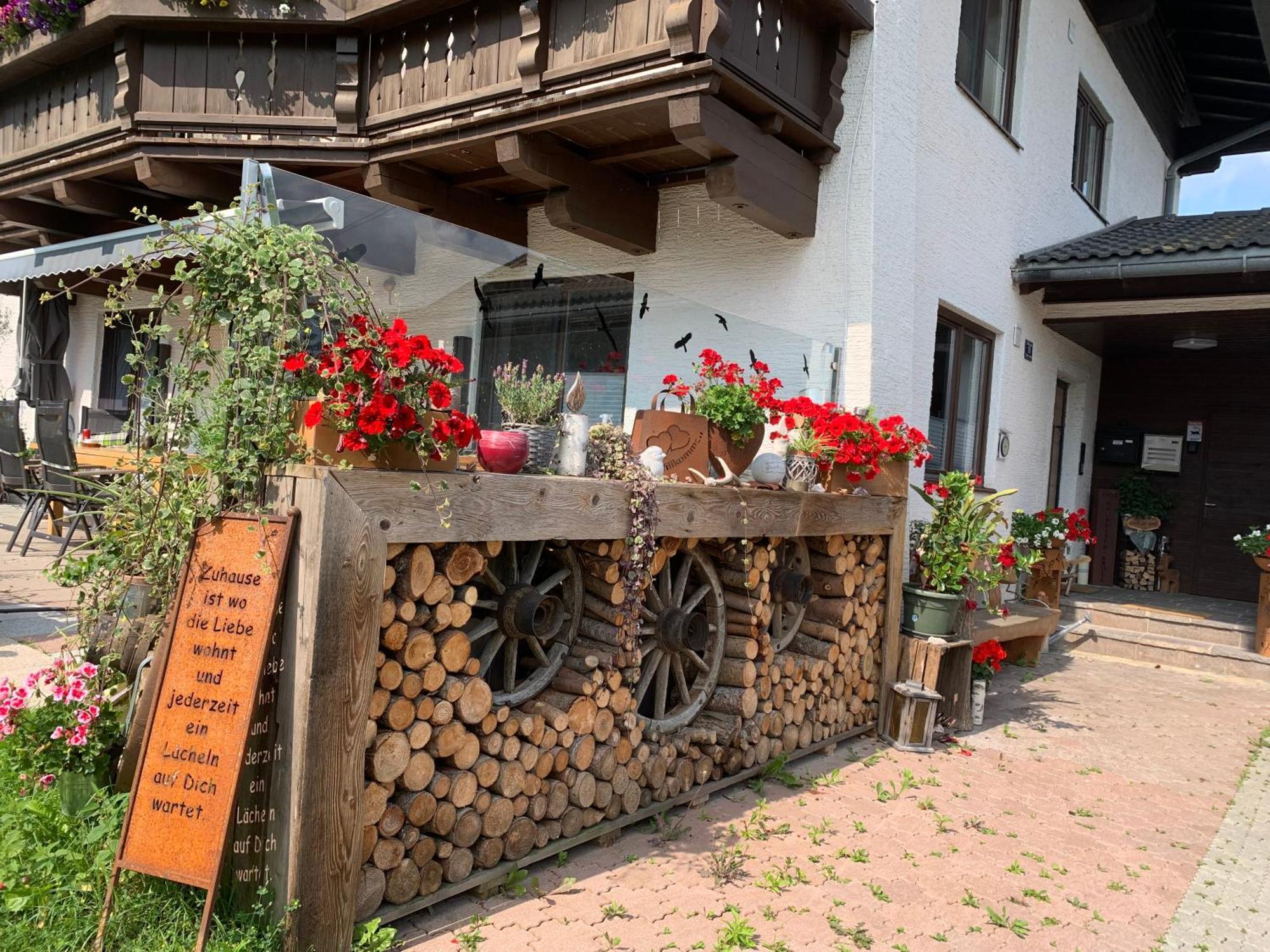 Bergblick Apartment Saalfelden Exterior foto